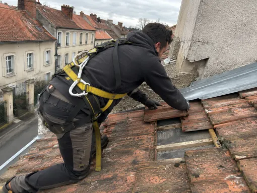 Entretien de toiture pour fuite à Tomery, Fontainebleau, CF COUVERTURE