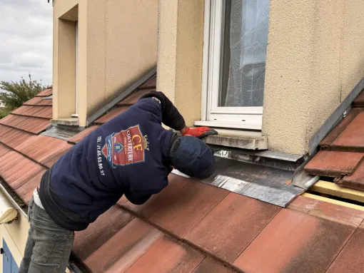 Réparation sur toiture cause d’une fuite, Fontainebleau, CF COUVERTURE